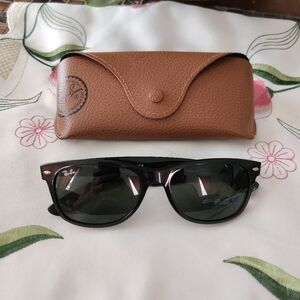 Ray-Ban Wayfarer Classic Low Bridge Fit & case